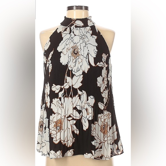 Apt. 9 Tops - APT. 9 Pleated Floral Tank Top - Small